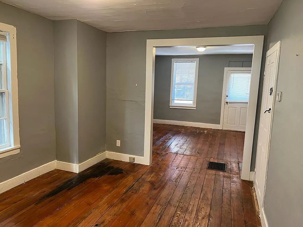 17 S Harrison St — Photo 2