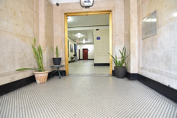 Rented by Finders NYC | media 33