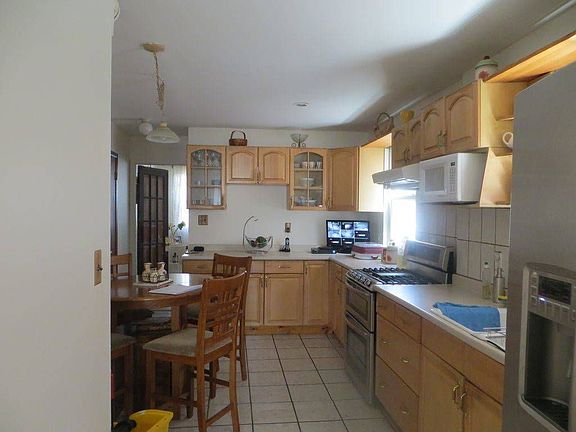 4th image of 2049 Watson Ave #1