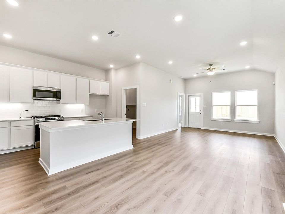 1st image of 62 Leon Way