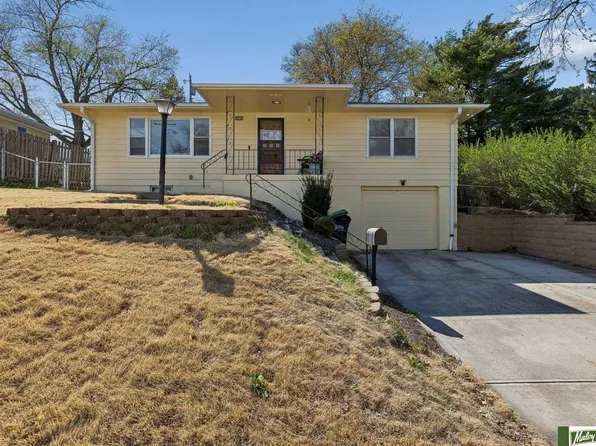3056 S 46th Ave, Omaha, NE 68106