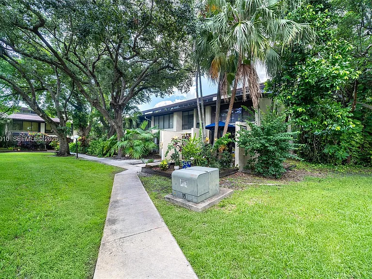 19212 NE 25th Ave #283D — Photo 32