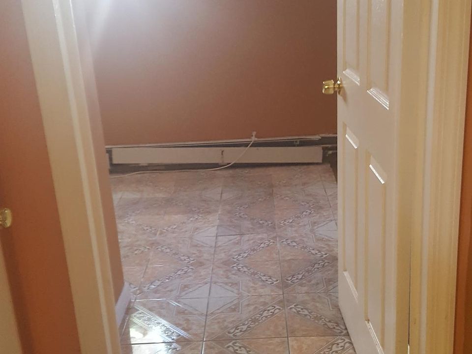 1st image of 707 Wren Ct