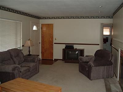 3rd image of 1117 Hollendale Dr