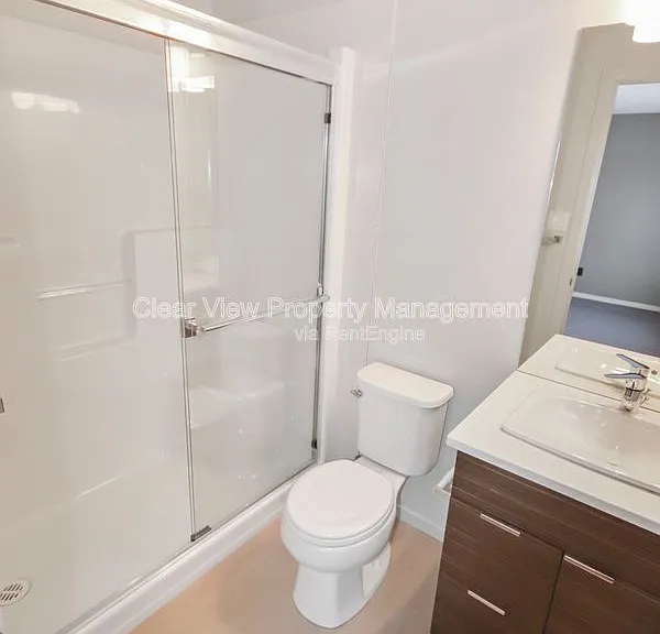 498 Highlands Blvd W #2 — Photo 5