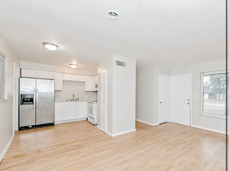 510 Brighton Way — Photo 3