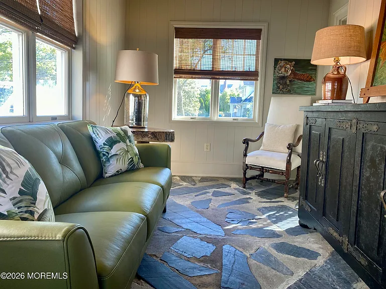 206 Monroe Ave — Photo 4