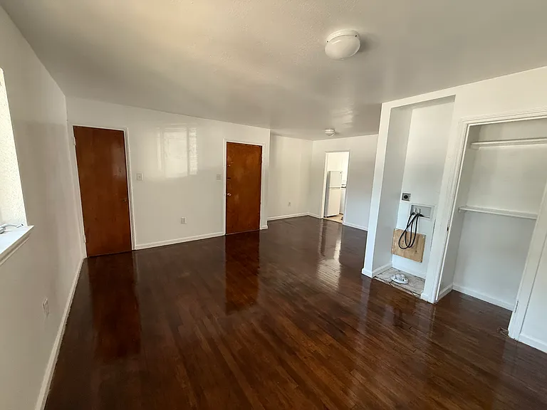 1202 La Rue St #4 — Photo 6