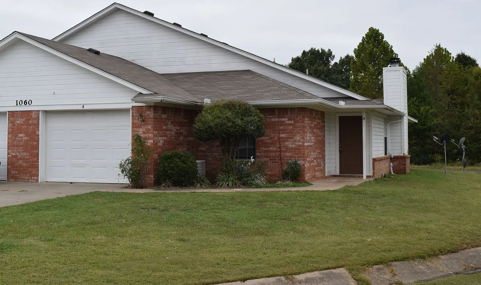 * Move-In Special * Beautiful Brick Duplex in Greenwood - 2 Bedroom, 2 Bathroom, 1 Car Garage - 1... — Photo 1