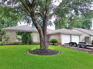 1212 Clover Dr, Angleton, TX 77515