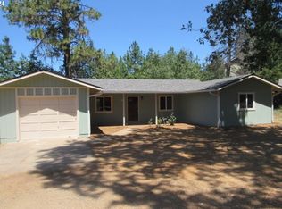 243 Shadowbrook Dr, Cave Junction, OR 97523
