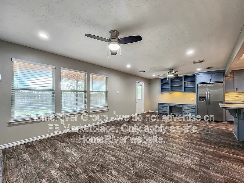 3 bed, 2.5 bath, 1716 sqft, $1,925 — Photo 3
