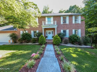12 Blue Mountain Ct, Oak Ridge, TN 37830