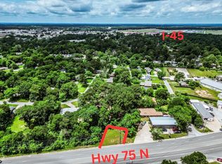 203 State Highway 75 N, Huntsville, TX 77320