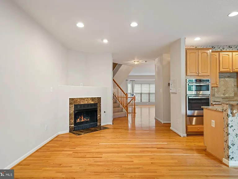 13280 Maple Creek Ln — Photo 17