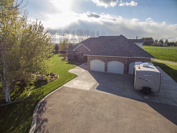4th image of 4484 McCowin Ln