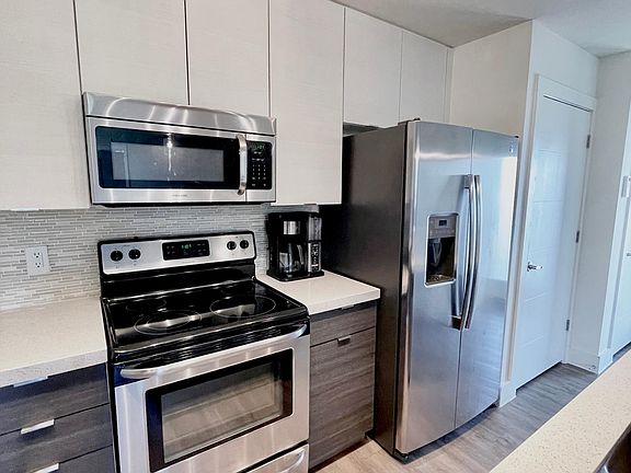 3rd image of 604 N Bluff Dr Unit 222