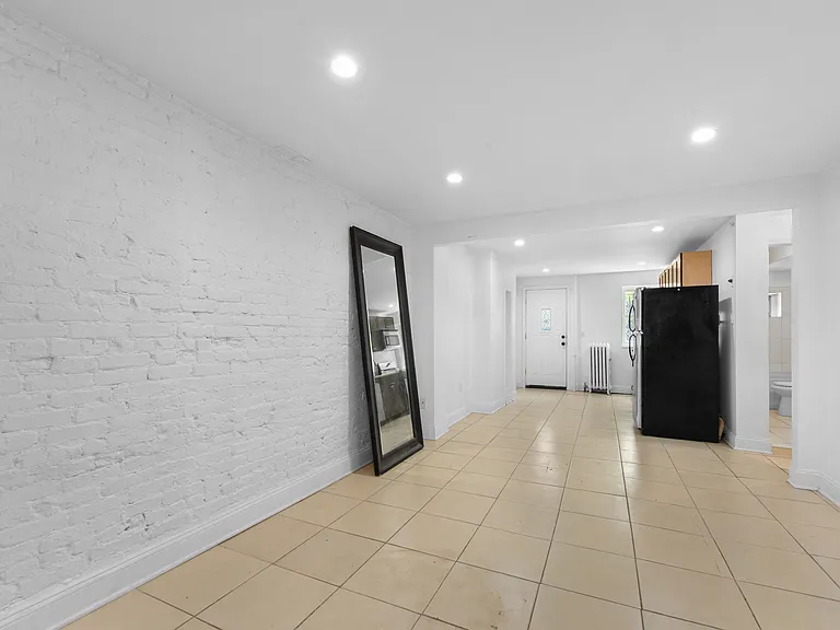 64 Bainbridge St #1 — Photo 5