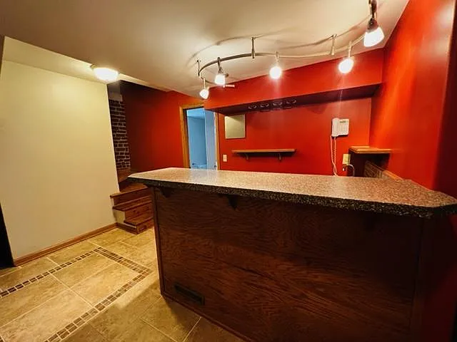 4 bed, 2222 sqft, $2,700 — Photo 4