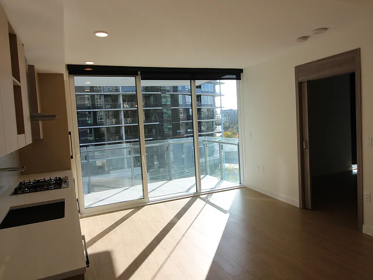 89 Nelson St #613 — Photo 3