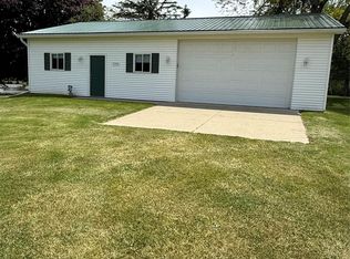 779 Winn Lake Dr, Lapeer, MI 48446