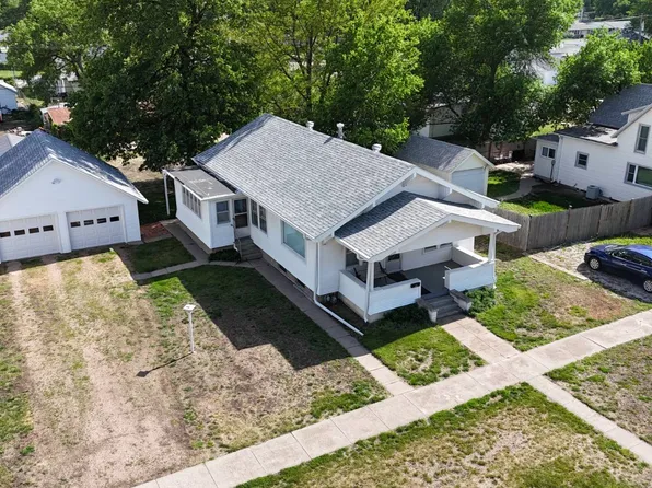 549 W 6th St, York, NE 68467