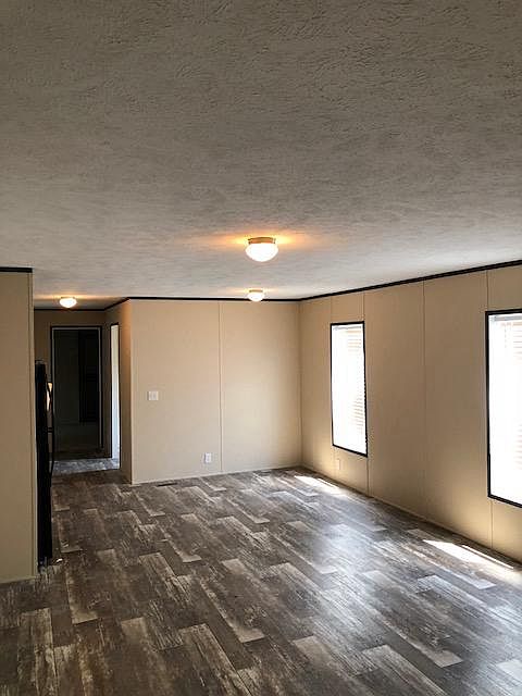 2nd image of 3832 Bush Ln