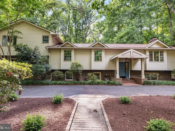 2912 Glenvale Dr, Fairfax, VA 22031