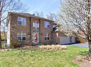 903 Norge Pkwy, Fox River Grove, IL 60021