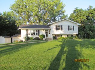 699 Green Ridge Rd, Lisbon, IA 52253