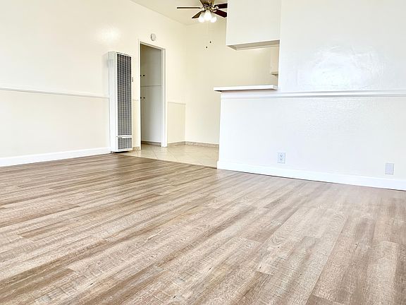 4th image of 23805 Arlington Ave #15