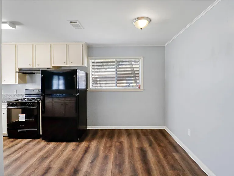 238 Sleepy Hollow Dr — Photo 11