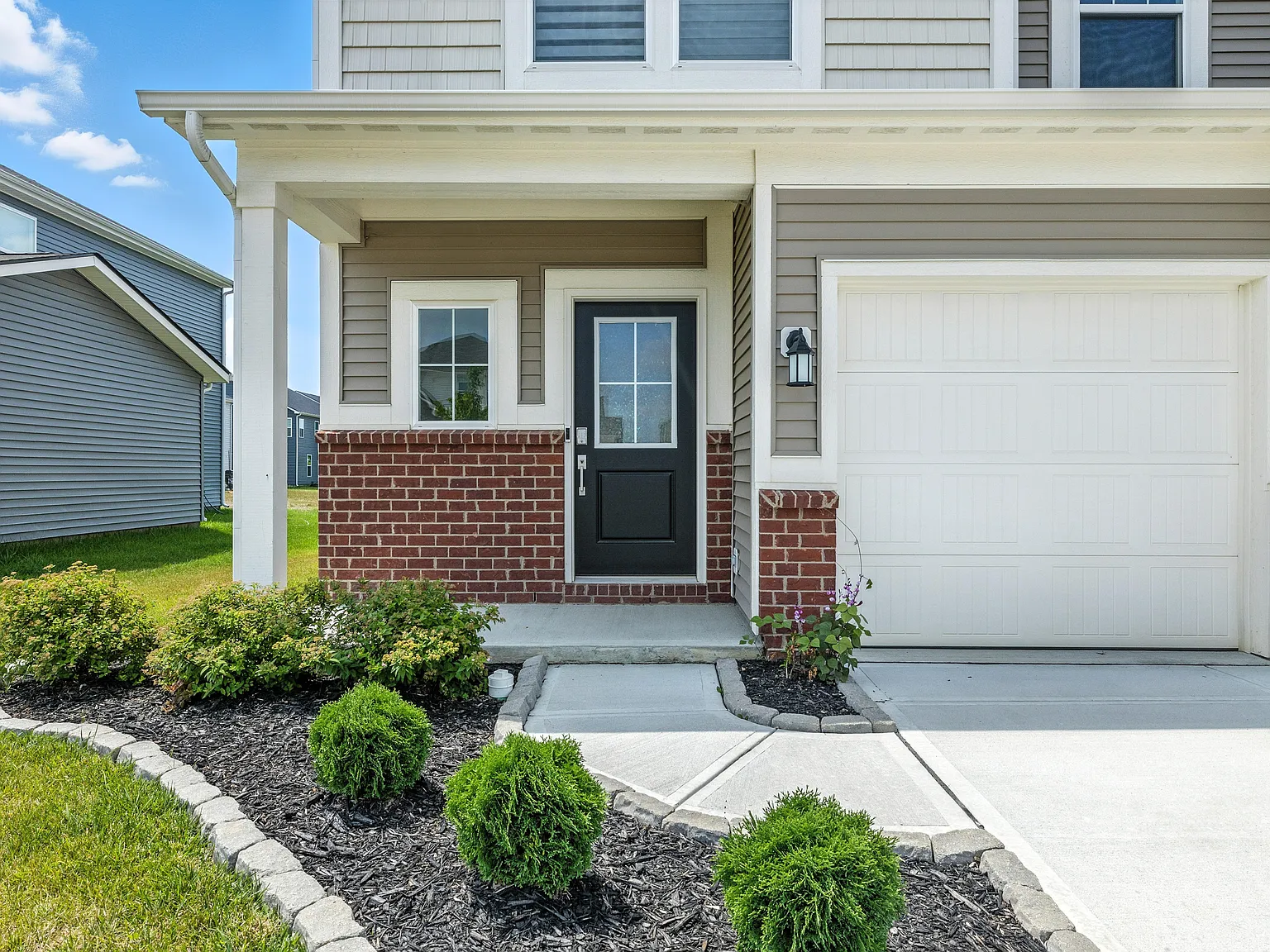 4 bed, 2281 sqft, $2,300 — Photo 4