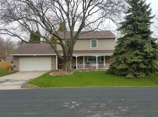 1768 Oakridge Ct, Menasha, WI 54952