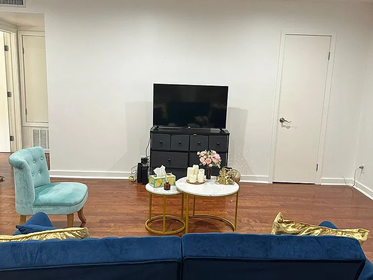 811 S Bedford St #203 — Photo 4
