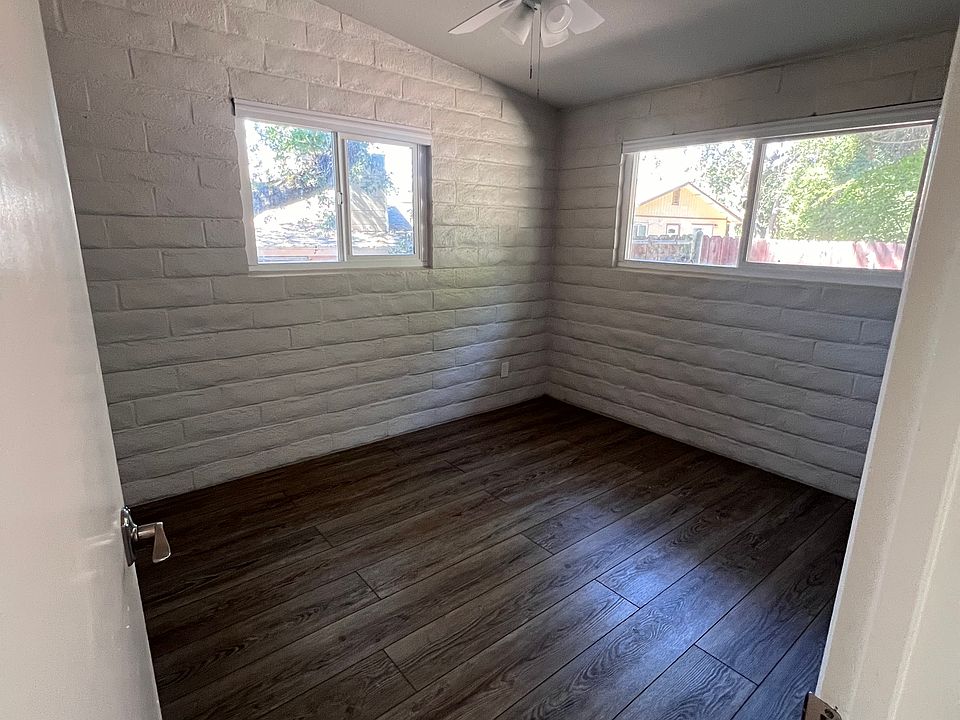 Guest bedroom