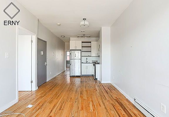 2nd image of 802 Evergreen Ave #2S