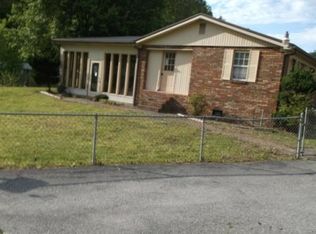 26 Elm Br, Phelps, KY 41553