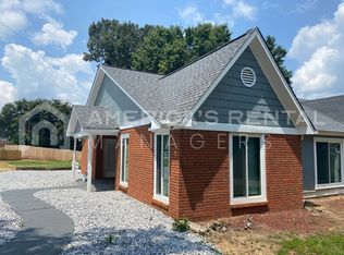 11 Cottage Cir, Pelham, AL 35124