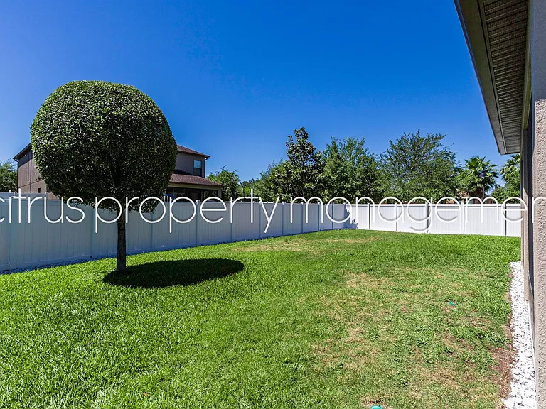2052 Solar Dr — Photo 21