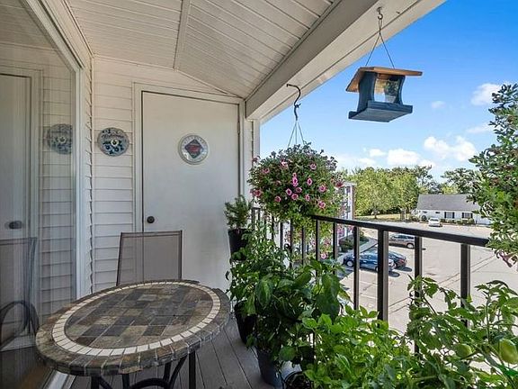 5th image of 45 Christopher Dr #135-307
