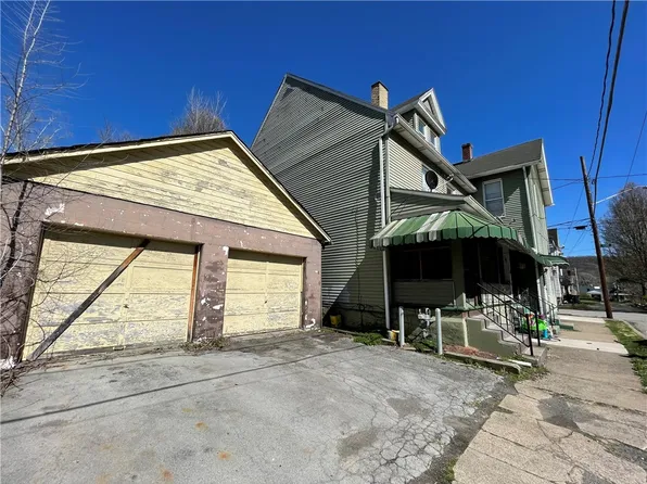 19 N Cedar St, New Castle, PA 16102