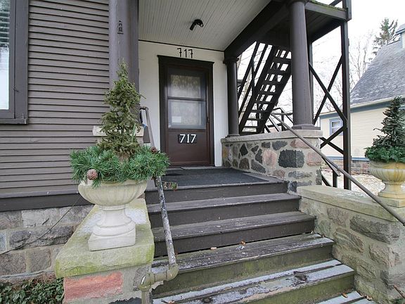 2nd image of 717 W Huron St APT 4