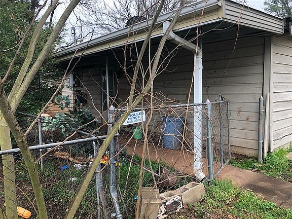 4th image of 4524 Mary Ellen Cir