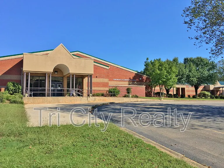 49 Montrose Ln — Photo 97