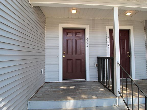 2nd image of 1004 N Molly Ct