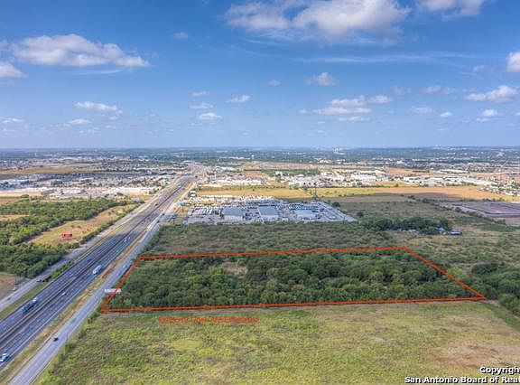 5th image of 3919 Interstate Highway 35 N