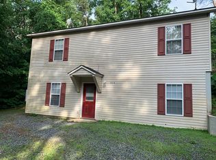 104 Fireside Dr #B, Cleveland, GA 30528