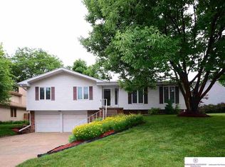 11616 Ruggles St, Omaha, NE 68164