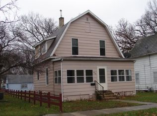 606 Howard St, Charles City, IA 50616